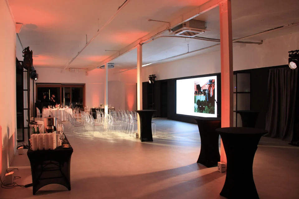 Расстановка и свет в Champagne Hall